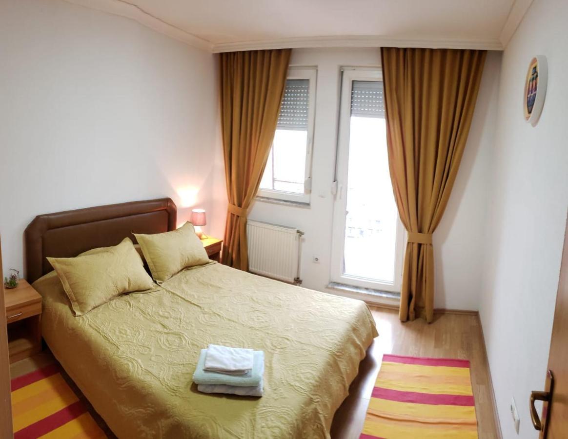 Gorgeous Apartment With City View In The City Center 프리슈티나 외부 사진